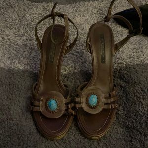 LAUNDRY by SHELLI SEGAL heels